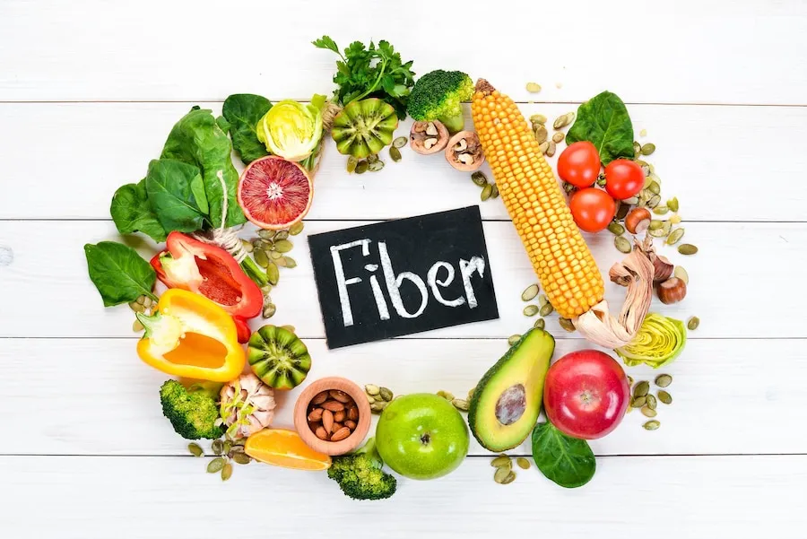 How does the fiber content in granola support..
